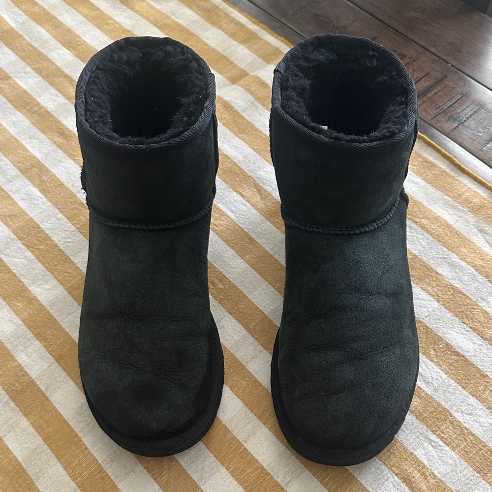 Short UGG Boots ll